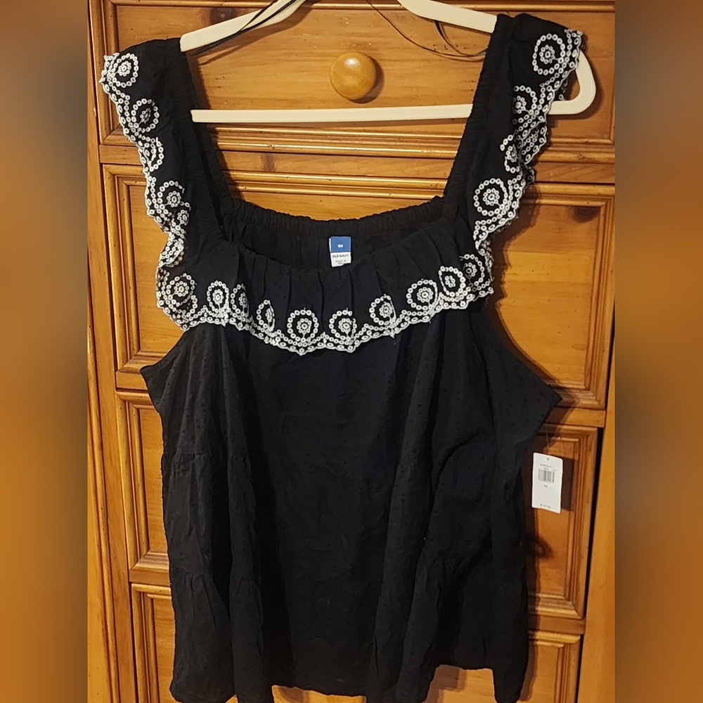 OLD NAVY Plus Size Black Ruffled Top with White Embroidery